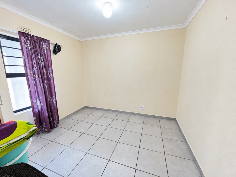 To Let 2 Bedroom Property for Rent in Parklands Western Cape